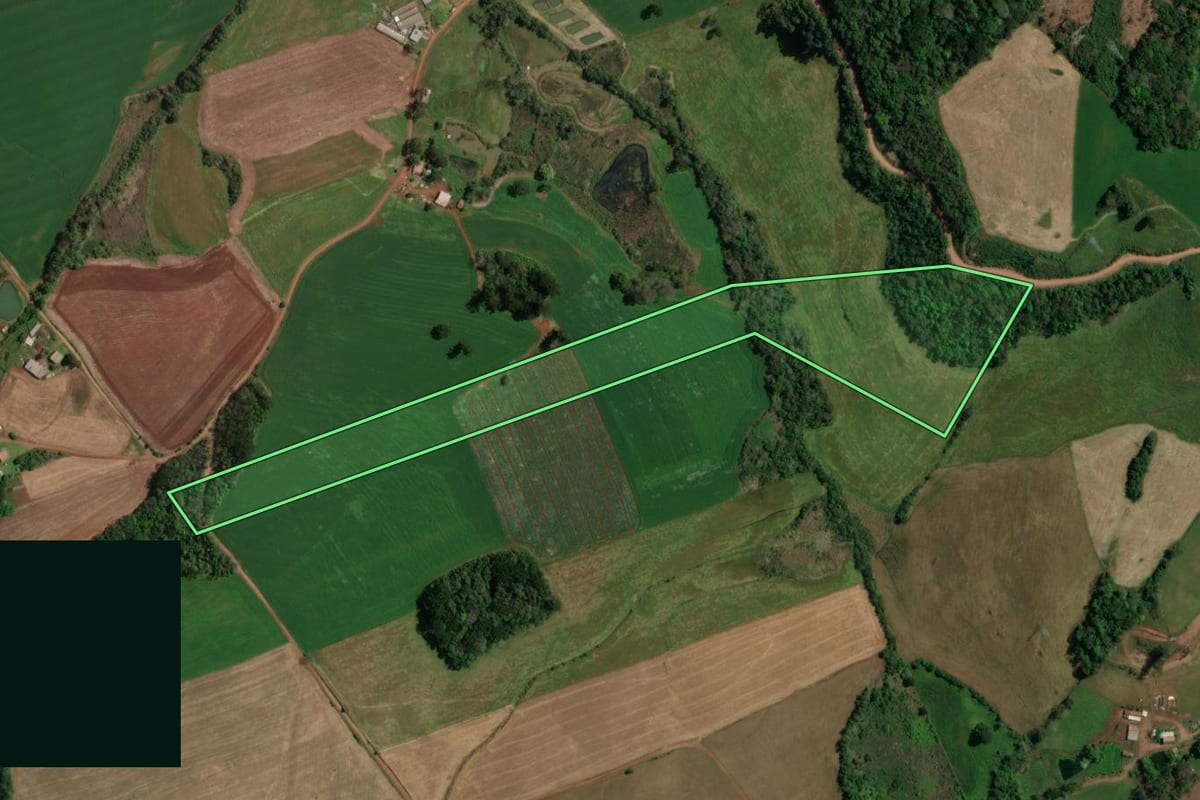 Imagem de satélite do imóvel rural em Sananduva (RS), com o contorno declarado no CAR desenhado por cima.