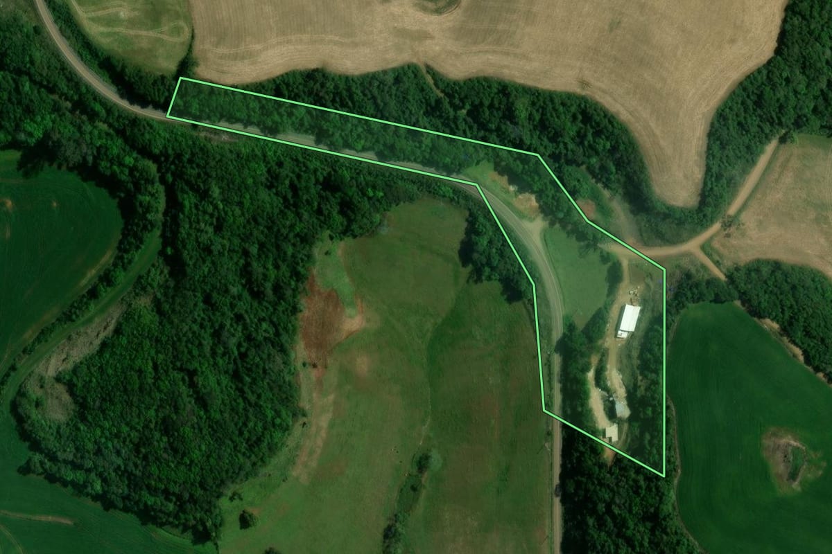 Imagem de satélite do imóvel rural em Sananduva (RS), com o contorno declarado no CAR desenhado por cima.