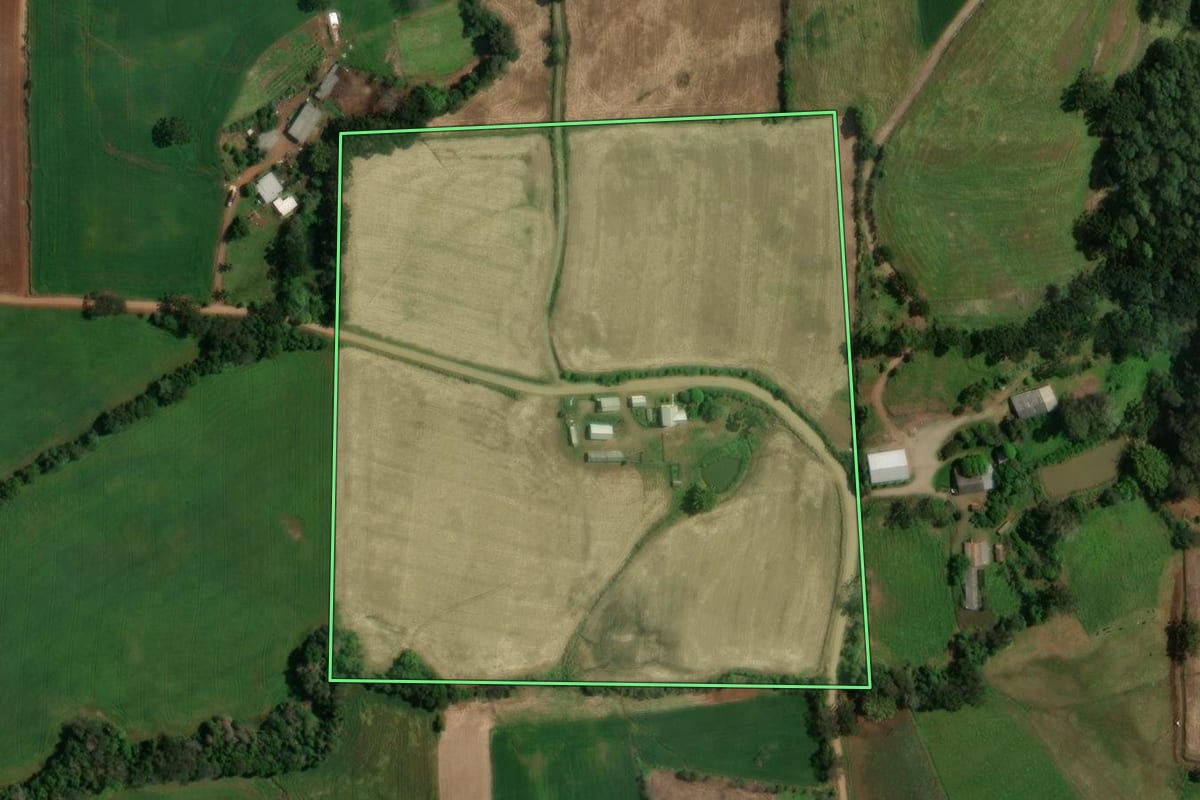 Imagem de satélite do imóvel rural em Sananduva (RS), com o contorno declarado no CAR desenhado por cima.