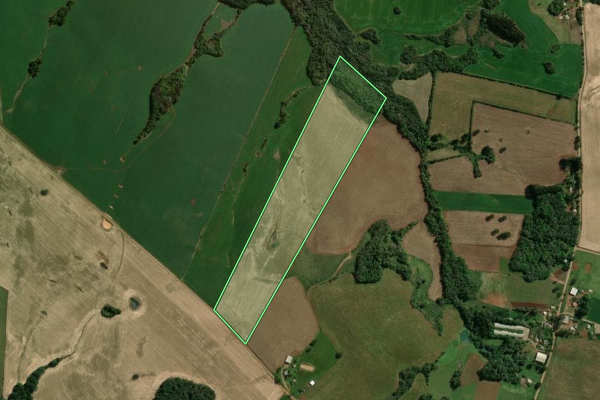 Imagem de satélite do imóvel rural em Sananduva (RS), com o contorno declarado no CAR desenhado por cima.