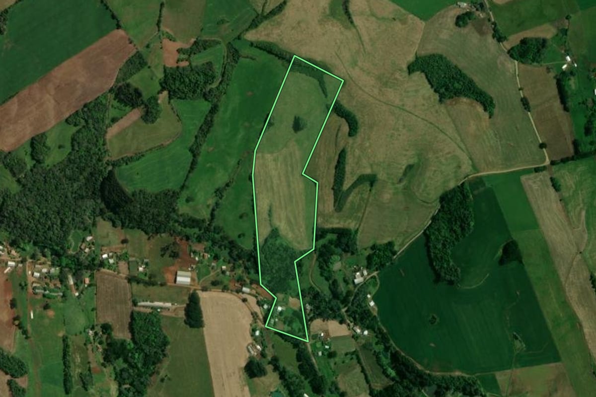 Imagem de satélite do imóvel rural em Sananduva (RS), com o contorno declarado no CAR desenhado por cima.