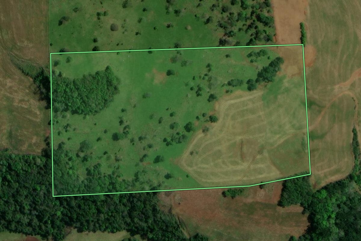 Imagem de satélite do imóvel rural em Sananduva (RS), com o contorno declarado no CAR desenhado por cima.
