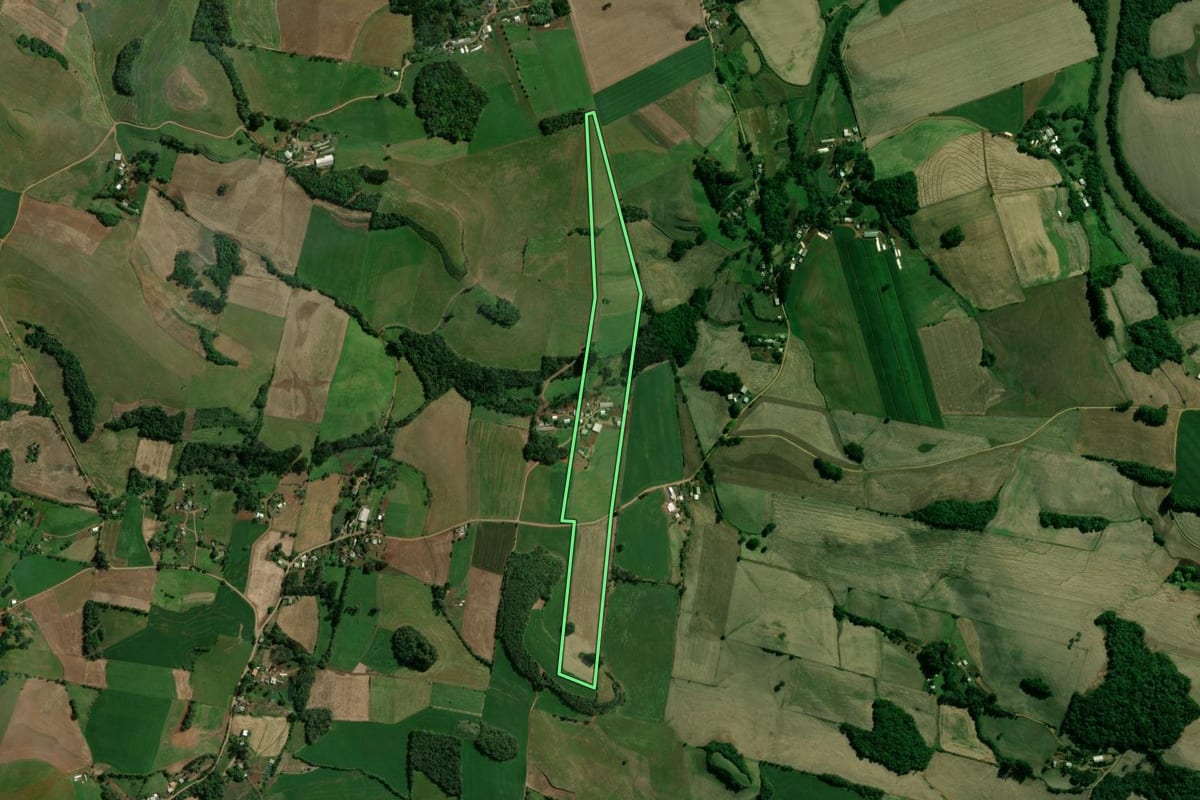Imagem de satélite do imóvel rural em Sananduva (RS), com o contorno declarado no CAR desenhado por cima.