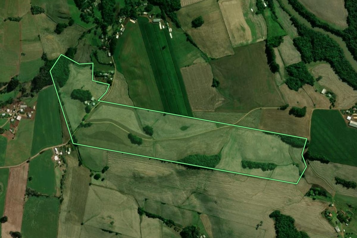Imagem de satélite do imóvel rural em Sananduva (RS), com o contorno declarado no CAR desenhado por cima.