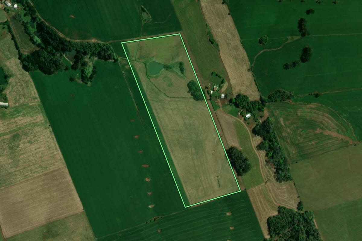 Imagem de satélite do imóvel rural em Sananduva (RS), com o contorno declarado no CAR desenhado por cima.