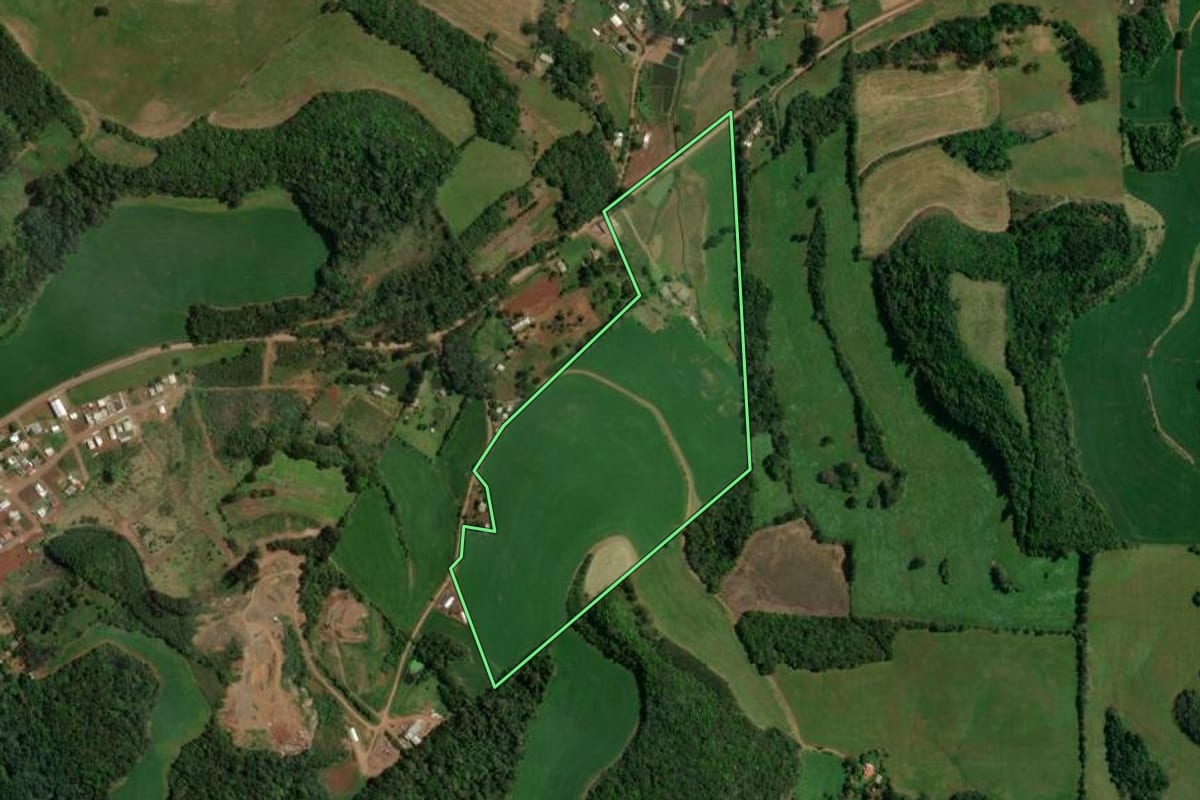 Imagem de satélite do imóvel rural em Sananduva (RS), com o contorno declarado no CAR desenhado por cima.