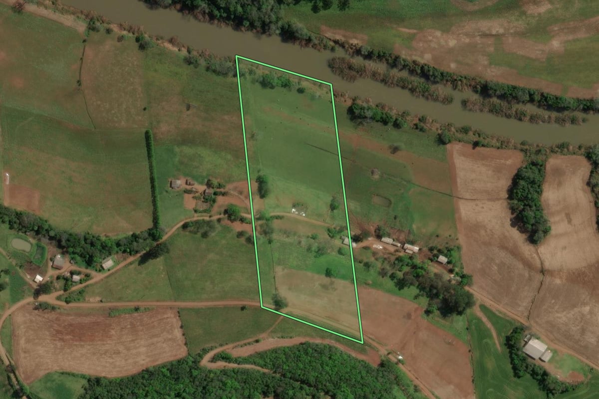Imagem de satélite do imóvel rural em Sananduva (RS), com o contorno declarado no CAR desenhado por cima.