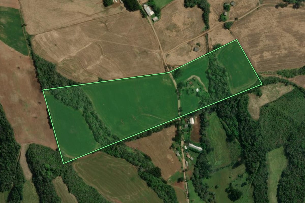 Imagem de satélite do imóvel rural em Sananduva (RS), com o contorno declarado no CAR desenhado por cima.