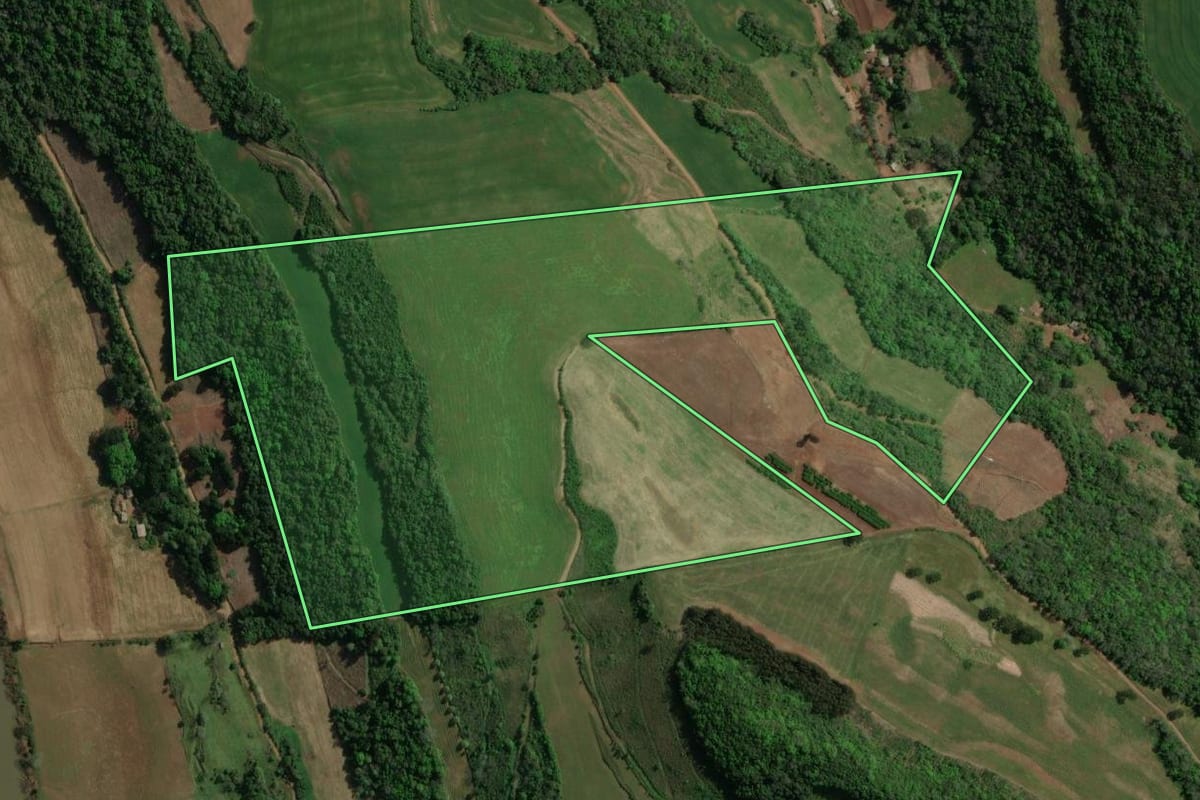 Imagem de satélite do imóvel rural em Sananduva (RS), com o contorno declarado no CAR desenhado por cima.