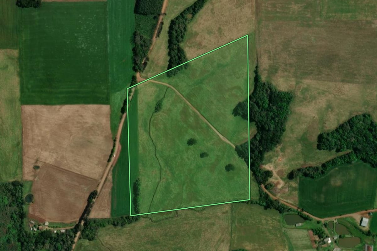 Imagem de satélite do imóvel rural em Sananduva (RS), com o contorno declarado no CAR desenhado por cima.