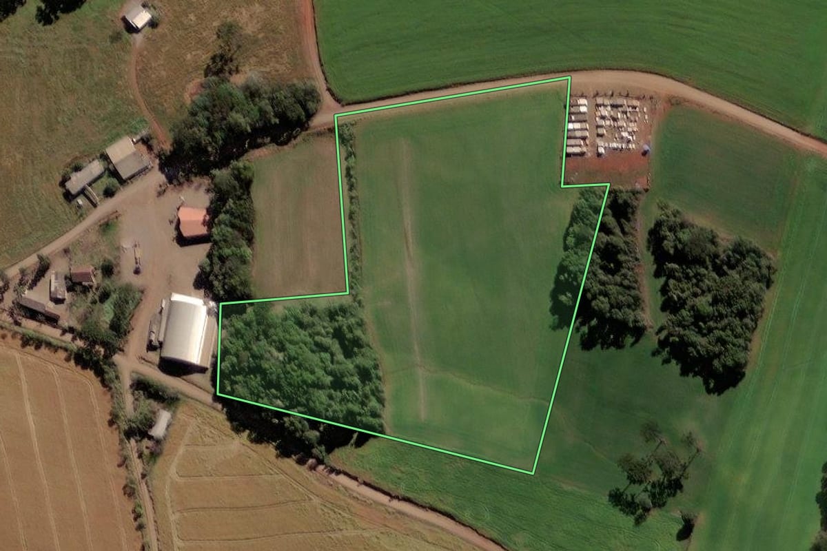 Imagem de satélite do imóvel rural em Santa Cecília do Sul (RS), com o contorno declarado no CAR desenhado por cima.