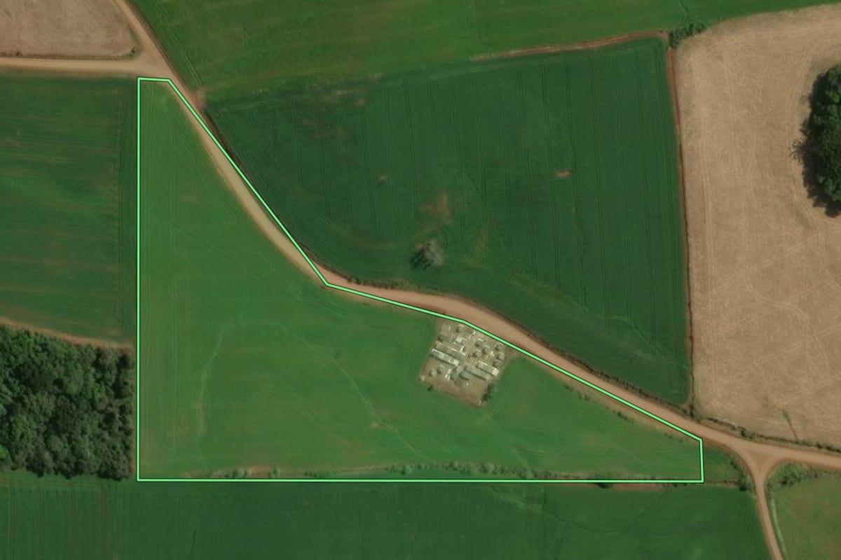 Imagem de satélite do imóvel rural em Santa Cecília do Sul (RS), com o contorno declarado no CAR desenhado por cima.