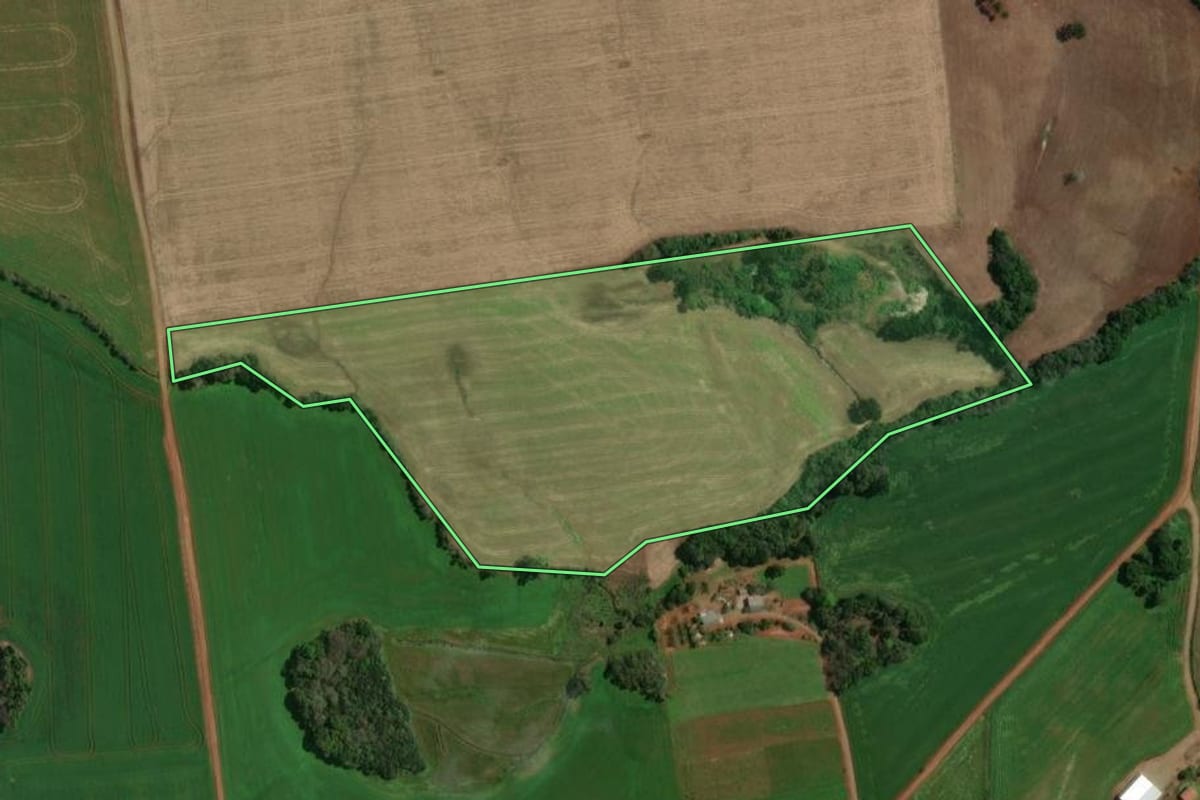 Imagem de satélite do imóvel rural em Santa Cecília do Sul (RS), com o contorno declarado no CAR desenhado por cima.