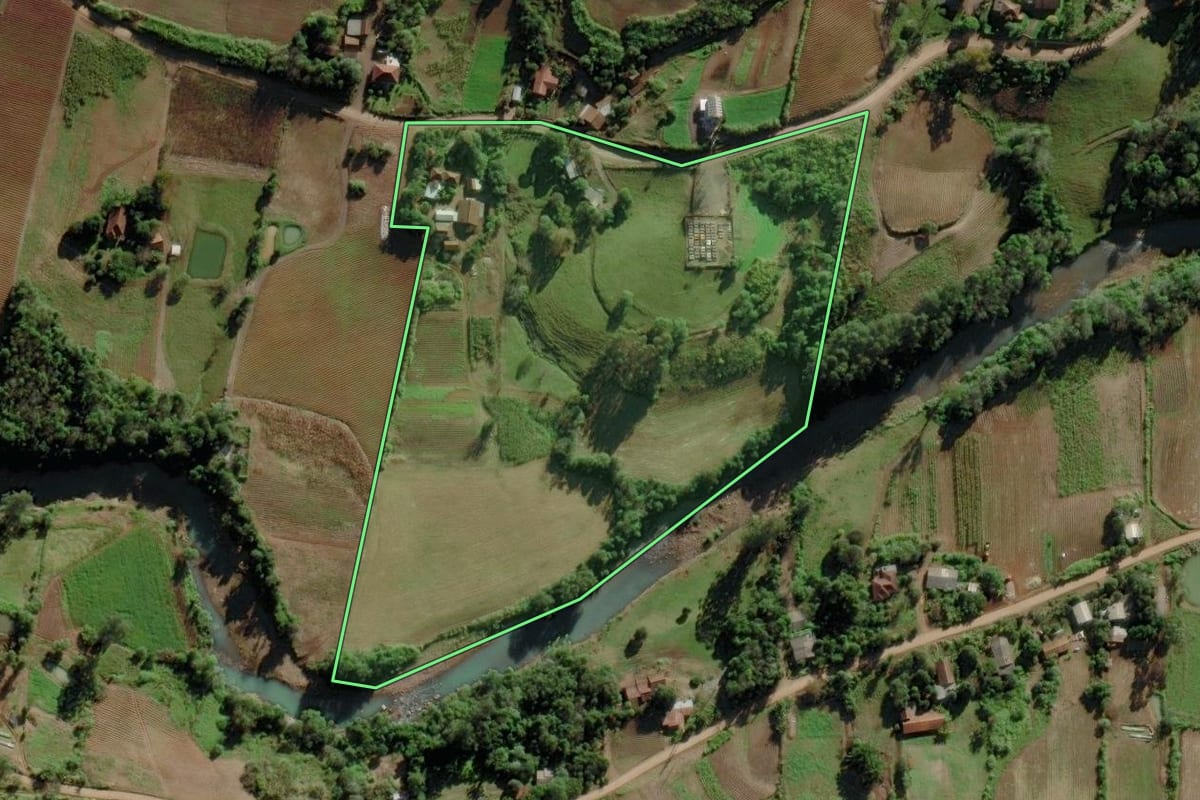 Imagem de satélite do imóvel rural em Santa Clara do Sul (RS), com o contorno declarado no CAR desenhado por cima.