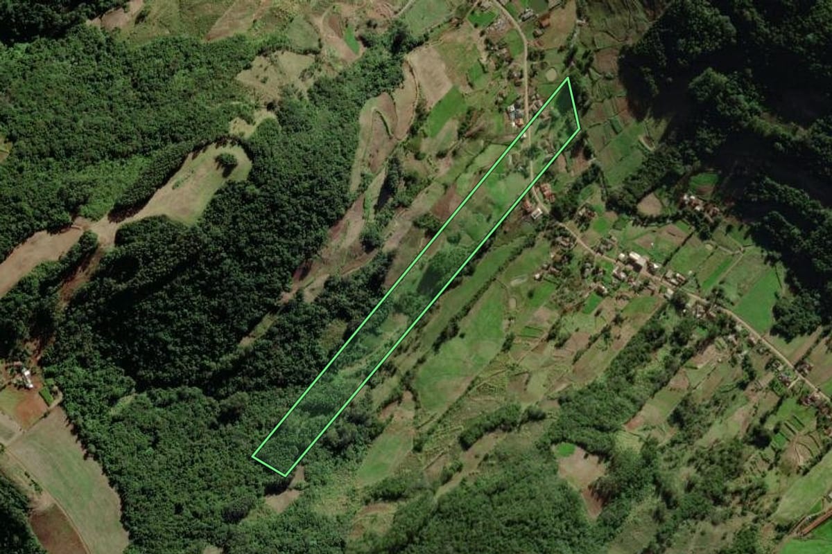 Imagem de satélite do imóvel rural em Santa Clara do Sul (RS), com o contorno declarado no CAR desenhado por cima.