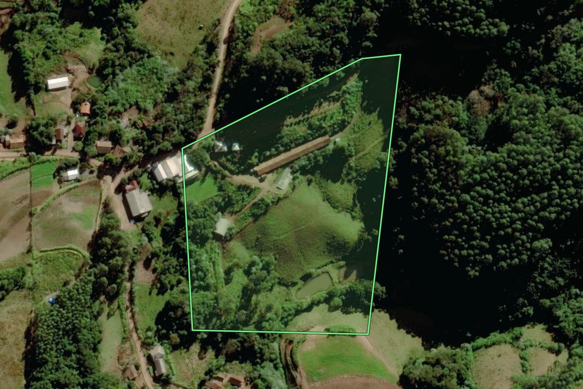 Imagem de satélite do imóvel rural em Santa Clara do Sul (RS), com o contorno declarado no CAR desenhado por cima.