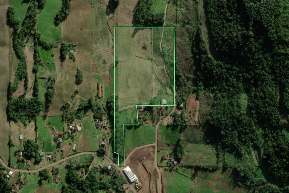 Imagem de satélite do imóvel rural em Santa Clara do Sul (RS), com o contorno declarado no CAR desenhado por cima.