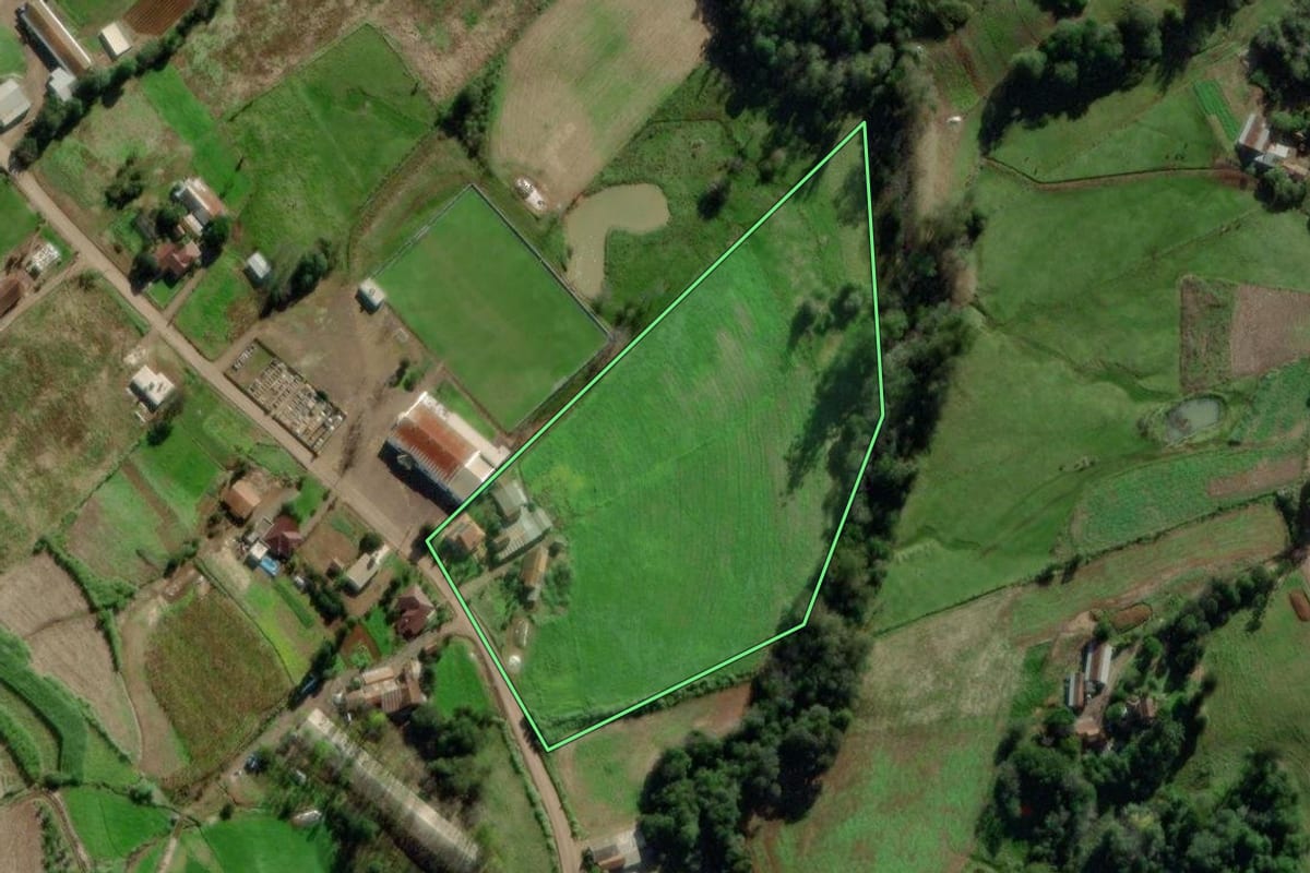 Imagem de satélite do imóvel rural em Santa Clara do Sul (RS), com o contorno declarado no CAR desenhado por cima.