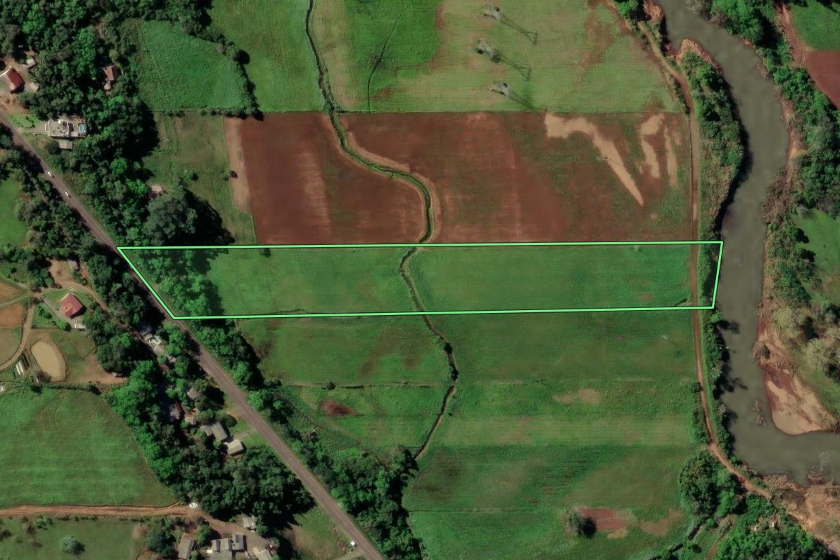 Imagem de satélite do imóvel rural em Santa Cruz do Sul (RS), com o contorno declarado no CAR desenhado por cima.