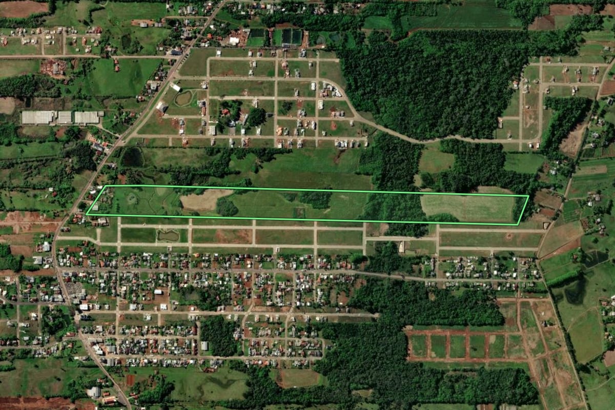 Imagem de satélite do imóvel rural em Santa Cruz do Sul (RS), com o contorno declarado no CAR desenhado por cima.
