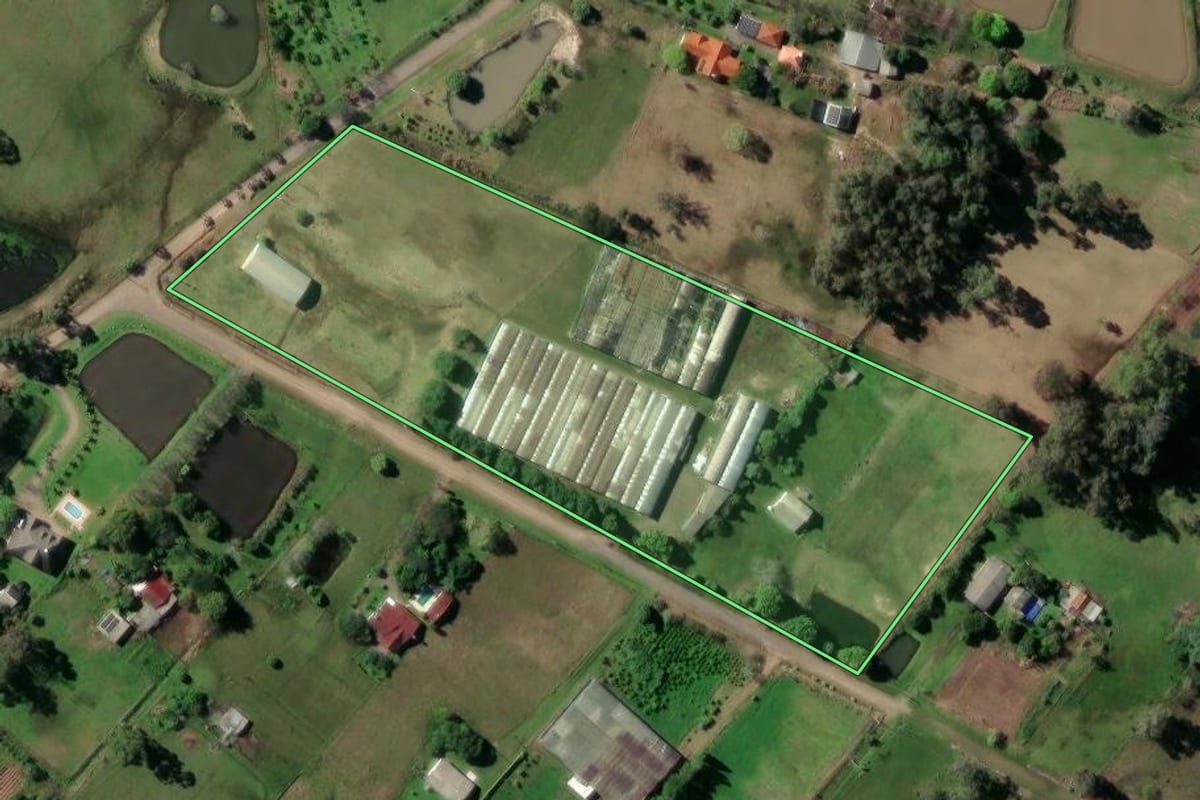 Imagem de satélite do imóvel rural em Santa Cruz do Sul (RS), com o contorno declarado no CAR desenhado por cima.