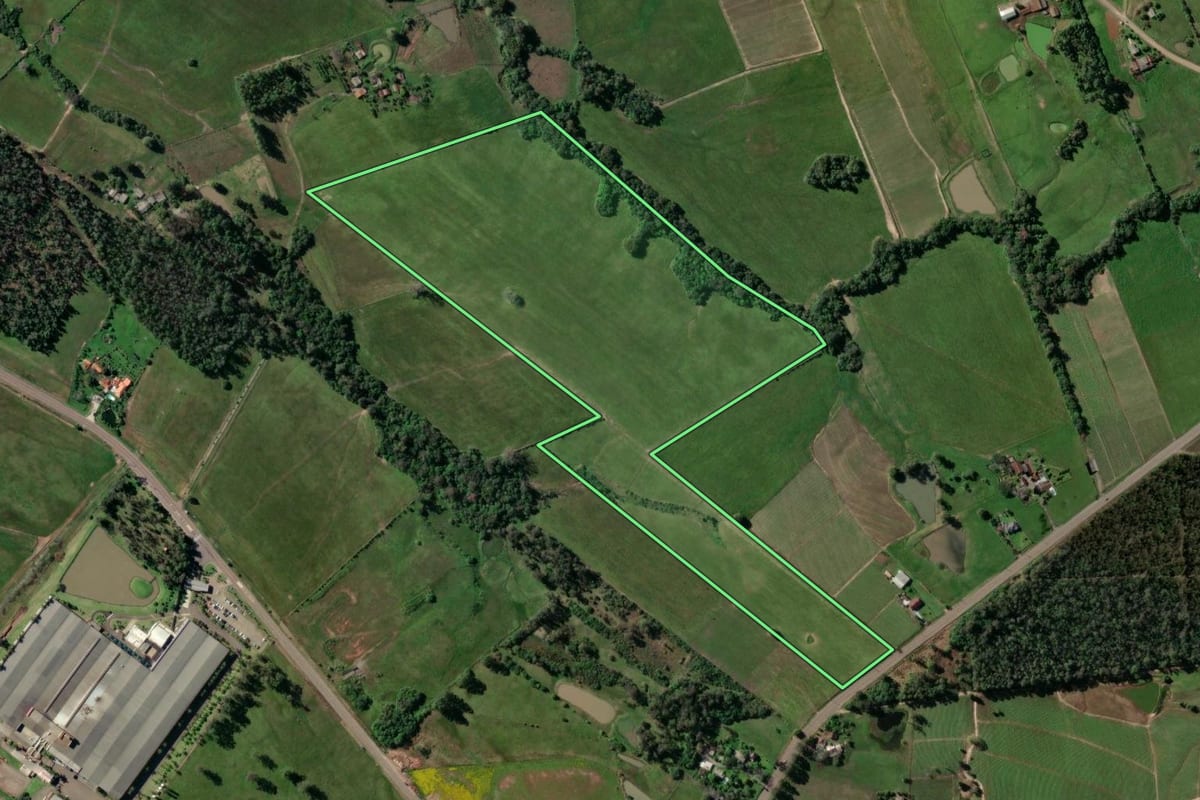 Imagem de satélite do imóvel rural em Santa Cruz do Sul (RS), com o contorno declarado no CAR desenhado por cima.