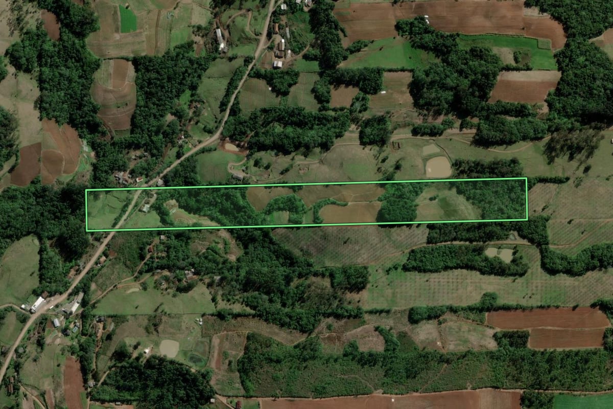 Imagem de satélite do imóvel rural em Santa Cruz do Sul (RS), com o contorno declarado no CAR desenhado por cima.