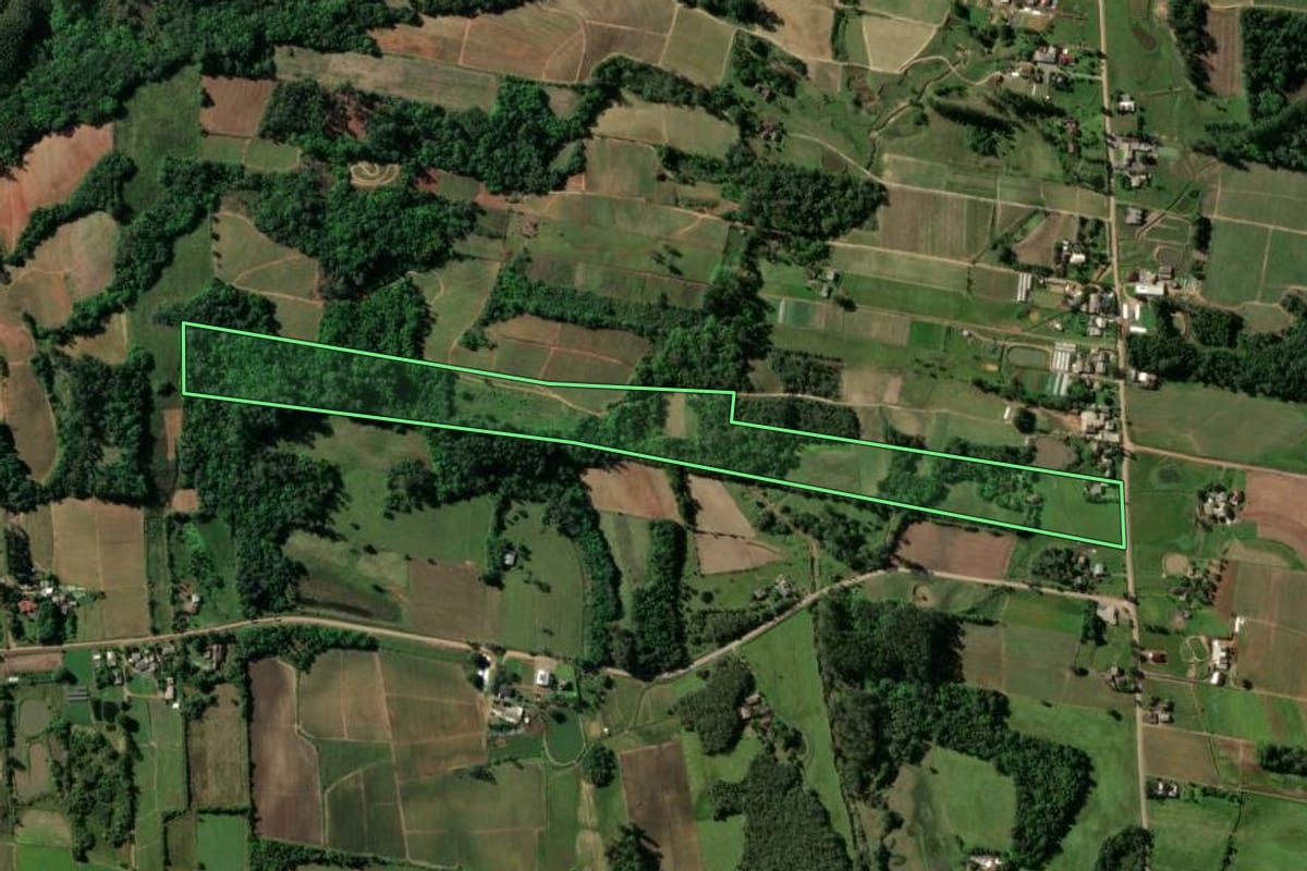 Imagem de satélite do imóvel rural em Santa Cruz do Sul (RS), com o contorno declarado no CAR desenhado por cima.