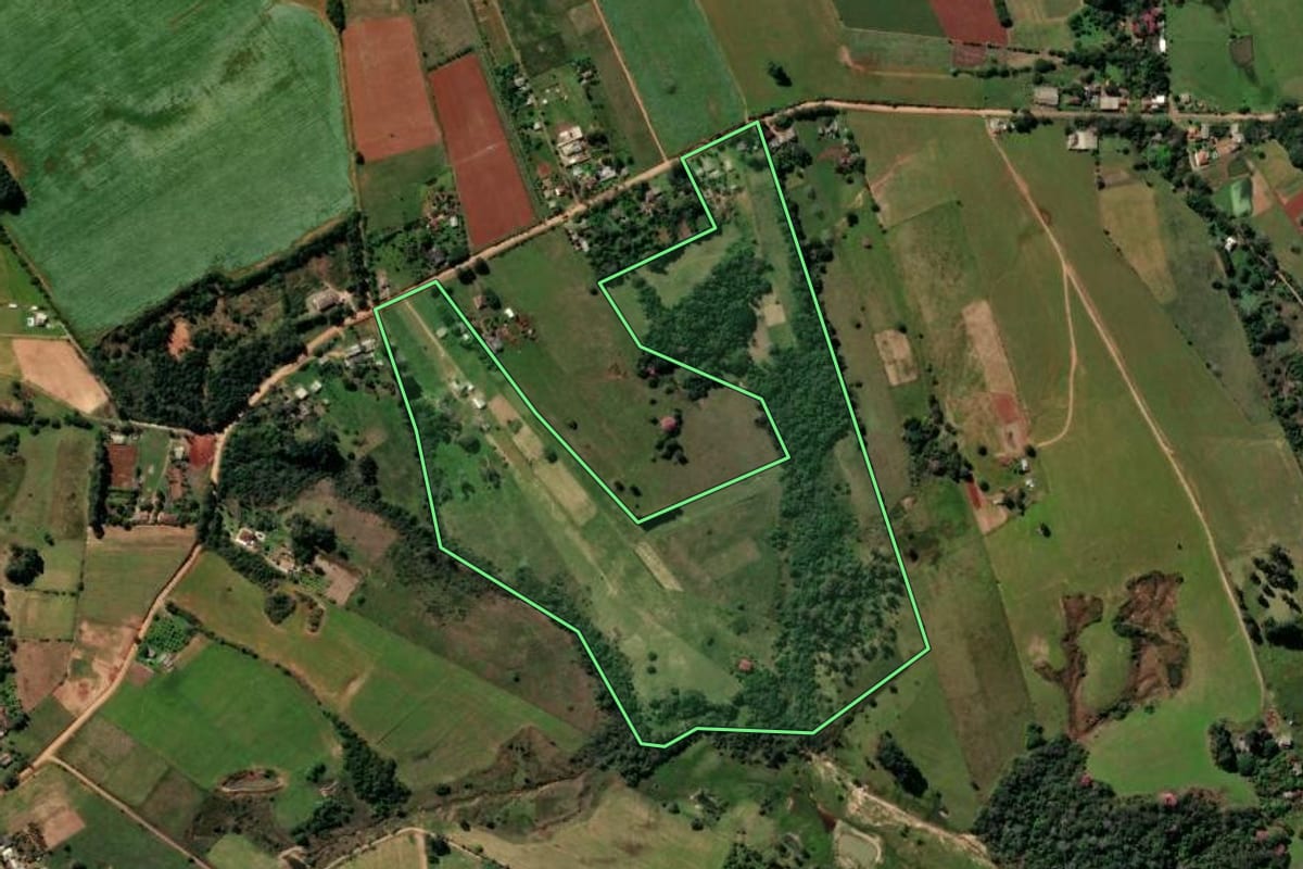 Imagem de satélite do imóvel rural em Santa Maria (RS), com o contorno declarado no CAR desenhado por cima.