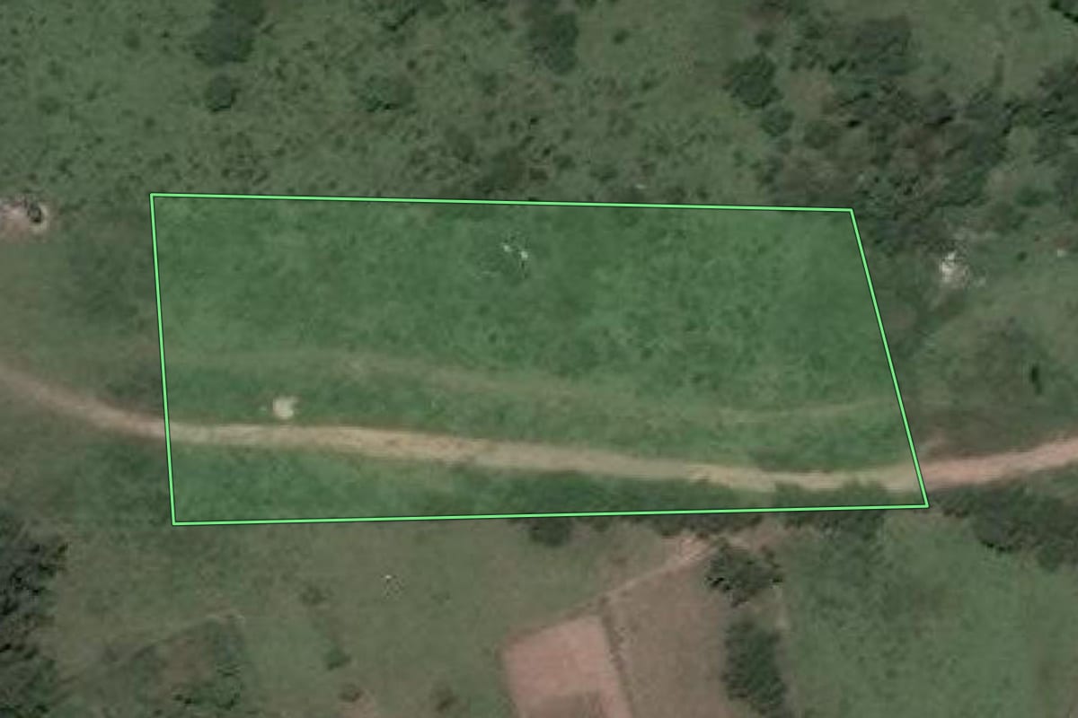 Imagem de satélite do imóvel rural em Santa Maria (RS), com o contorno declarado no CAR desenhado por cima.