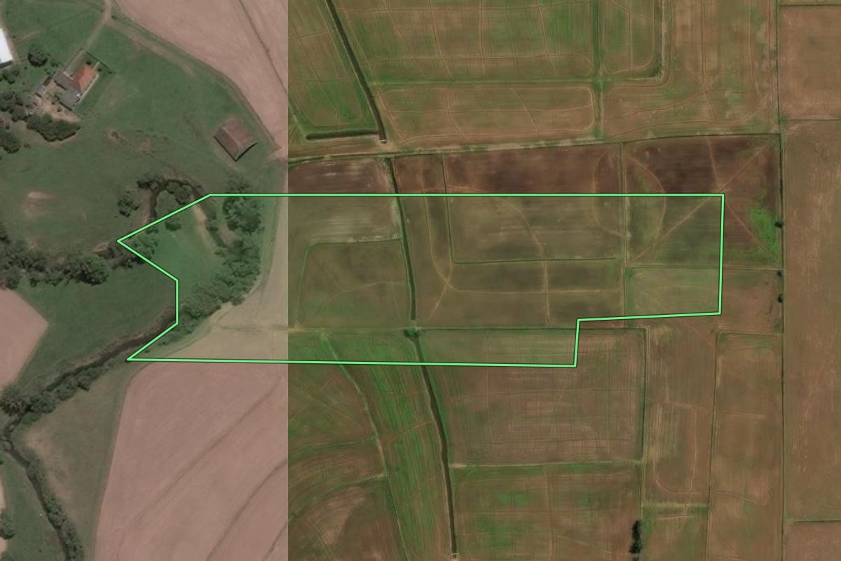 Imagem de satélite do imóvel rural em Santa Maria (RS), com o contorno declarado no CAR desenhado por cima.