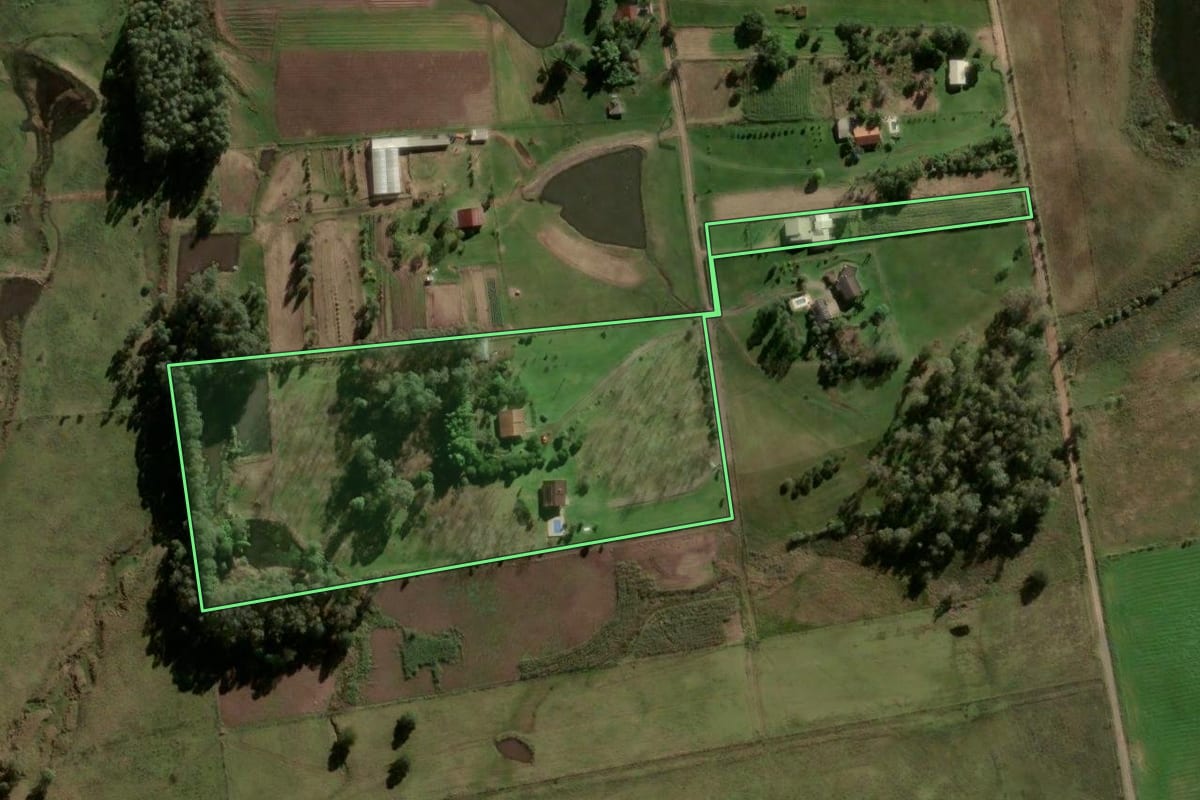 Imagem de satélite do imóvel rural em Santa Maria (RS), com o contorno declarado no CAR desenhado por cima.