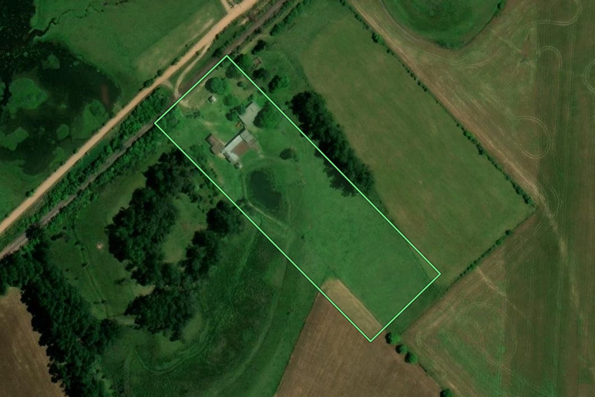 Imagem de satélite do imóvel rural em Santa Maria (RS), com o contorno declarado no CAR desenhado por cima.