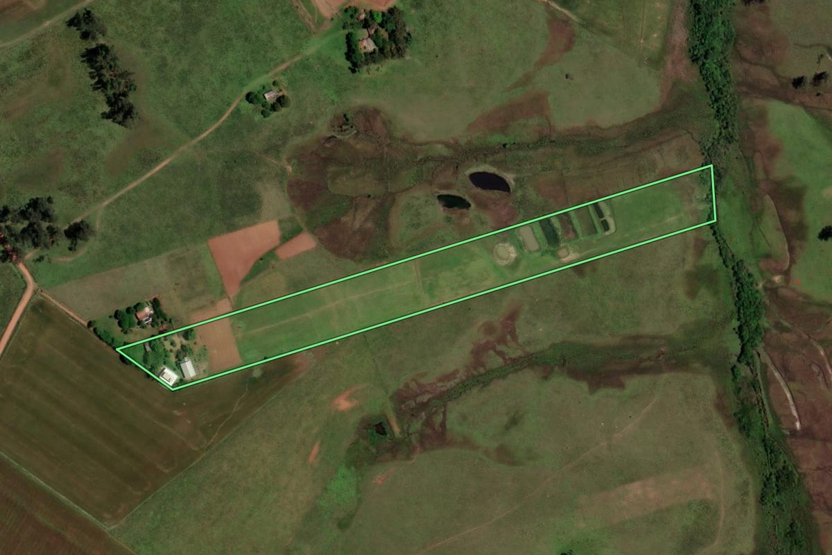 Imagem de satélite do imóvel rural em Santa Maria (RS), com o contorno declarado no CAR desenhado por cima.