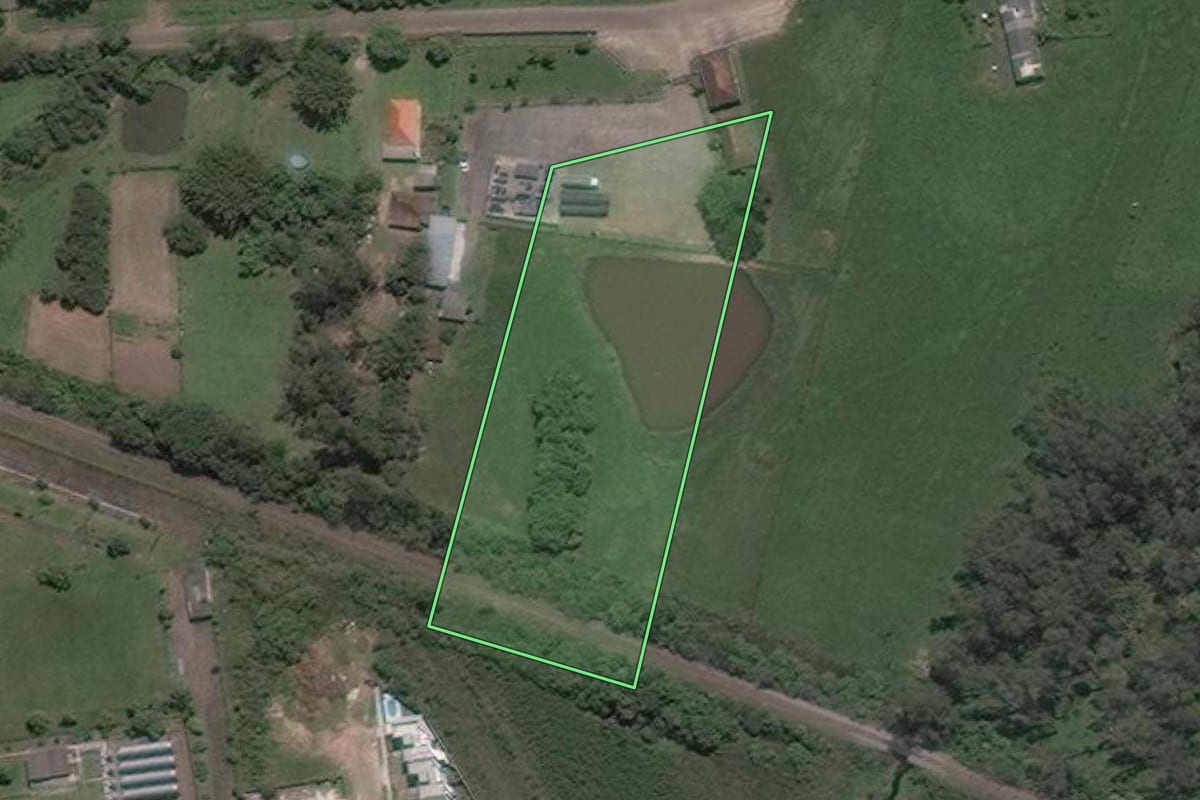 Imagem de satélite do imóvel rural em Santa Maria (RS), com o contorno declarado no CAR desenhado por cima.
