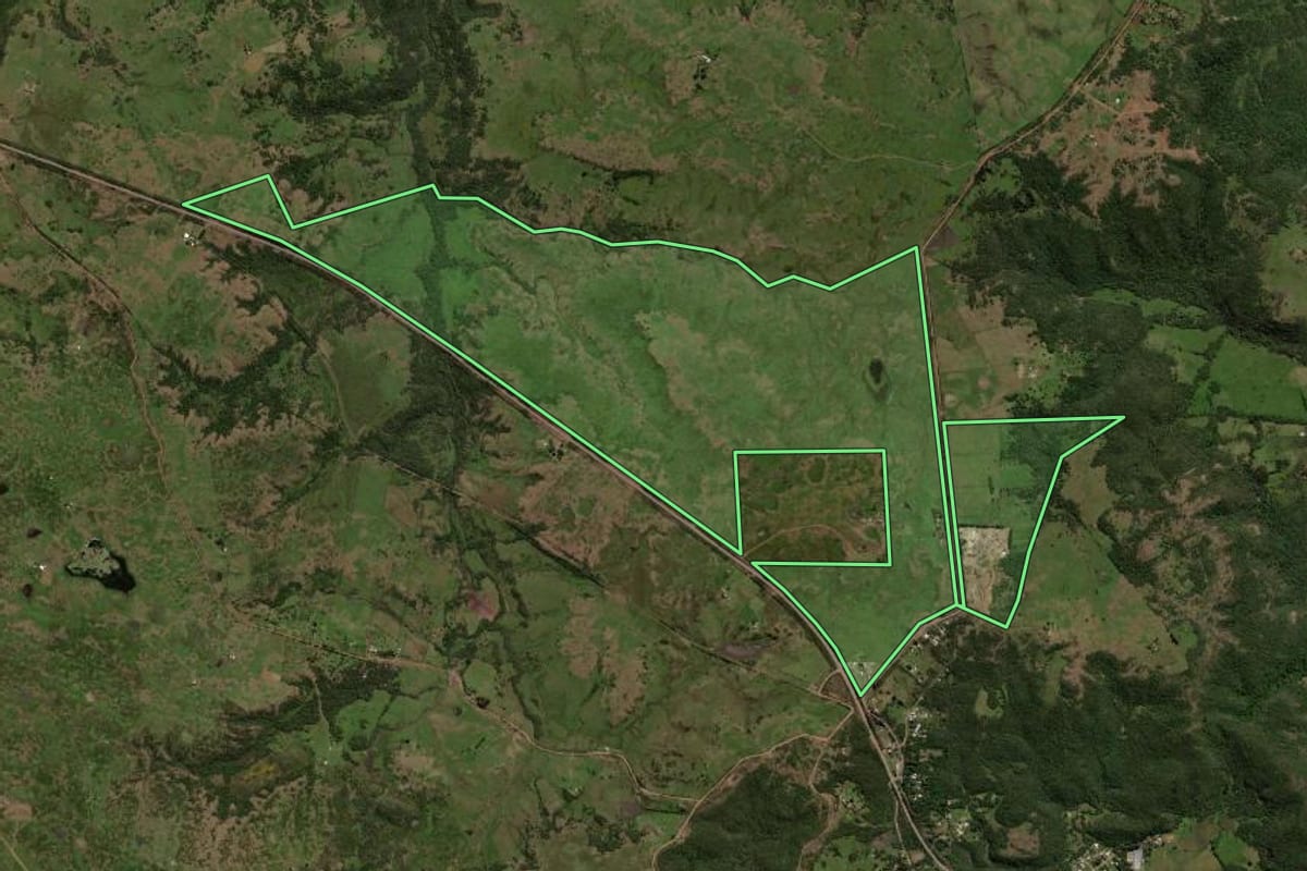 Imagem de satélite do imóvel rural em Sant'Ana do Livramento (RS), com o contorno declarado no CAR desenhado por cima.