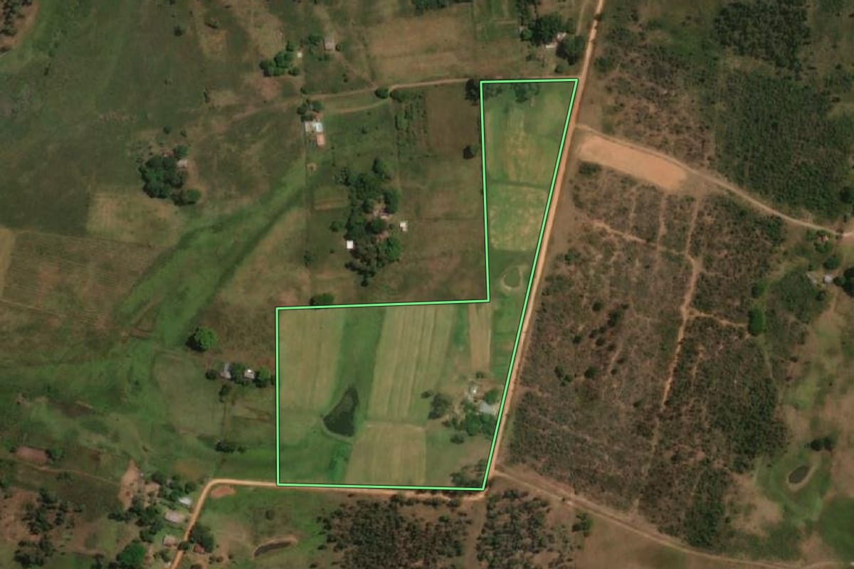 Imagem de satélite do imóvel rural em Sant'Ana do Livramento (RS), com o contorno declarado no CAR desenhado por cima.