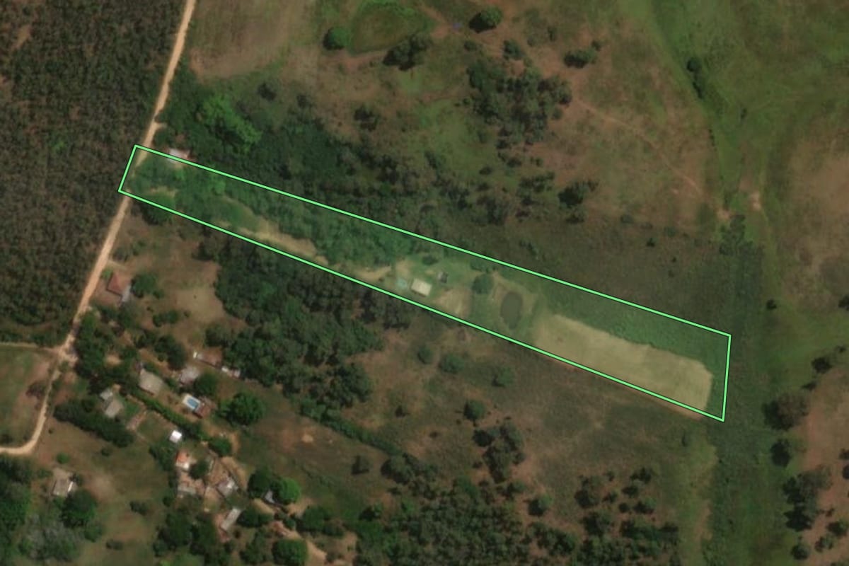 Imagem de satélite do imóvel rural em Sant'Ana do Livramento (RS), com o contorno declarado no CAR desenhado por cima.