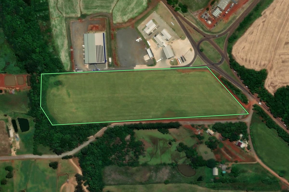 Imagem de satélite do imóvel rural em Santa Rosa (RS), com o contorno declarado no CAR desenhado por cima.