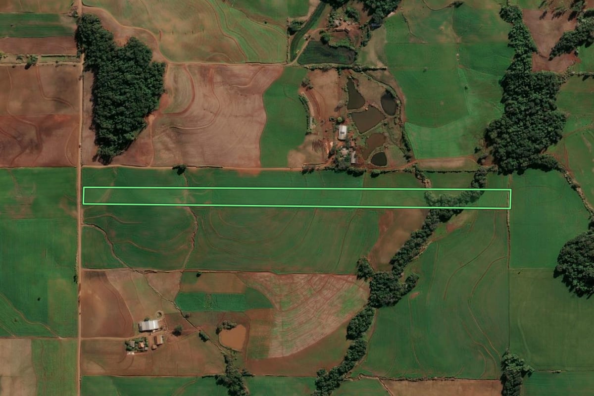 Imagem de satélite do imóvel rural em Santa Rosa (RS), com o contorno declarado no CAR desenhado por cima.