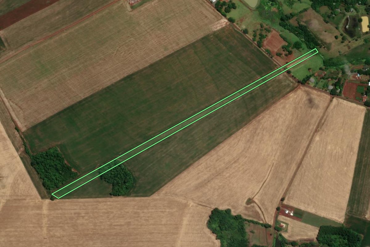 Imagem de satélite do imóvel rural em Santa Rosa (RS), com o contorno declarado no CAR desenhado por cima.