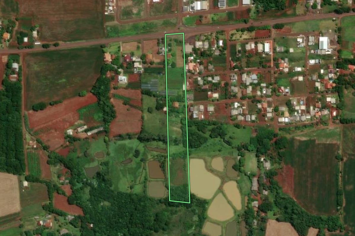 Imagem de satélite do imóvel rural em Santa Rosa (RS), com o contorno declarado no CAR desenhado por cima.