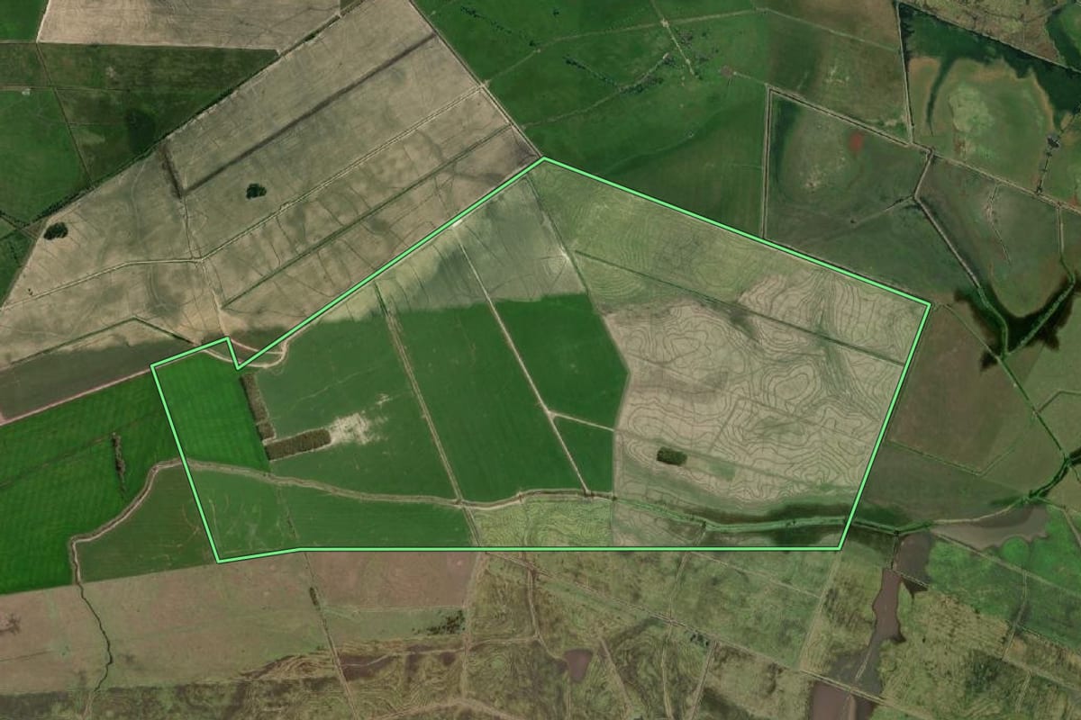 Imagem de satélite do imóvel rural em Santa Vitória do Palmar (RS), com o contorno declarado no CAR desenhado por cima.