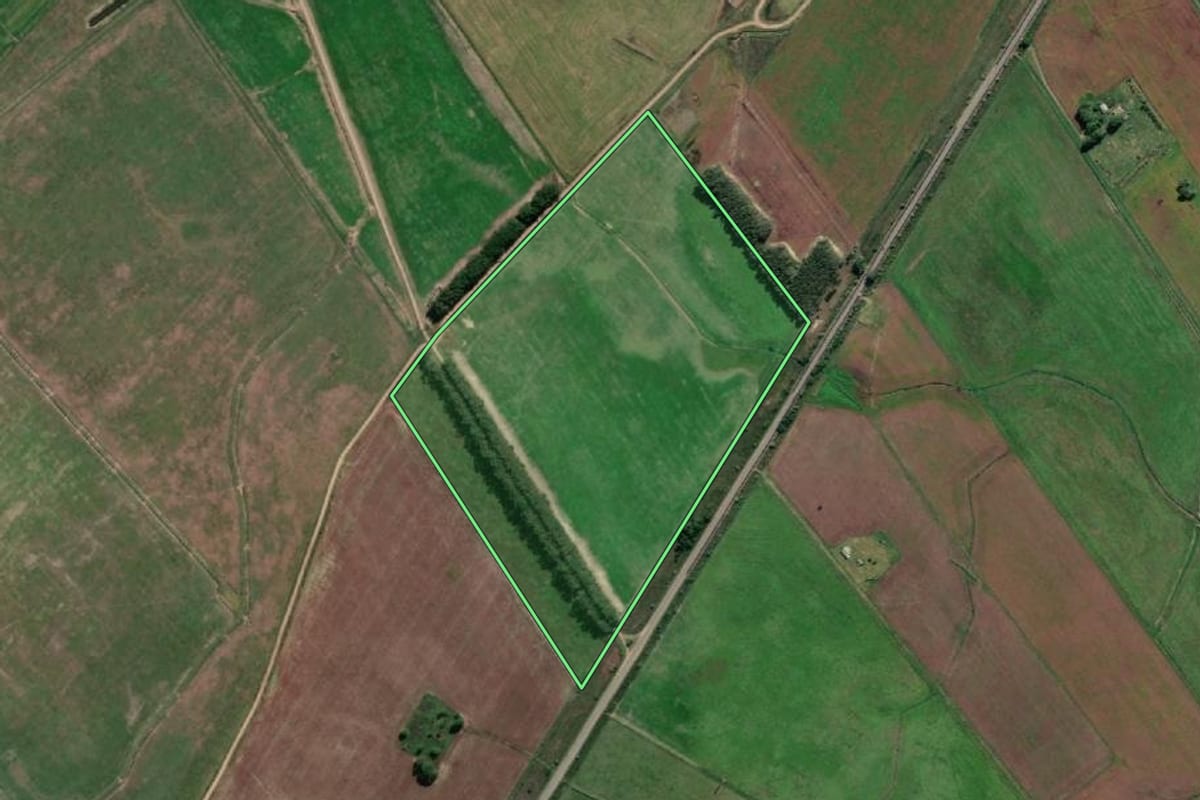 Imagem de satélite do imóvel rural em Santa Vitória do Palmar (RS), com o contorno declarado no CAR desenhado por cima.