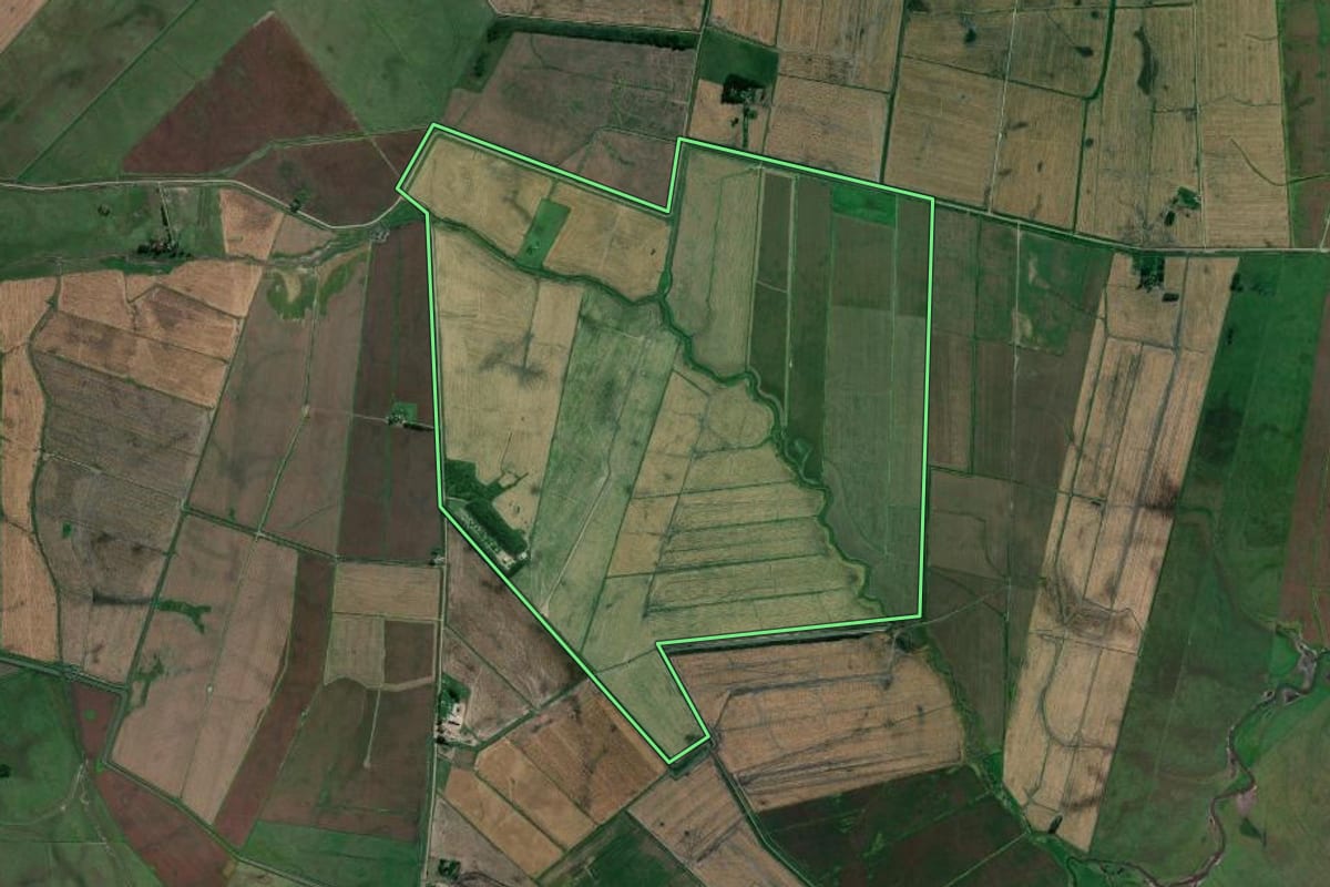 Imagem de satélite do imóvel rural em Santa Vitória do Palmar (RS), com o contorno declarado no CAR desenhado por cima.