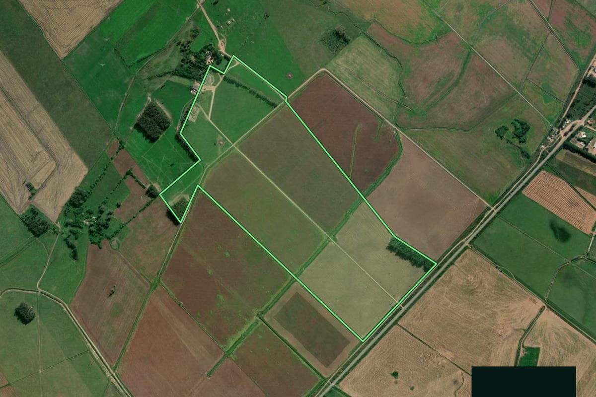 Imagem de satélite do imóvel rural em Santa Vitória do Palmar (RS), com o contorno declarado no CAR desenhado por cima.