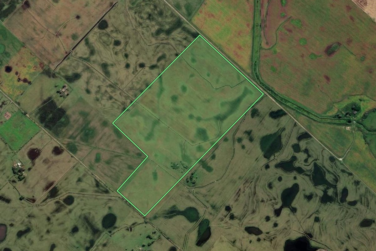 Imagem de satélite do imóvel rural em Santa Vitória do Palmar (RS), com o contorno declarado no CAR desenhado por cima.