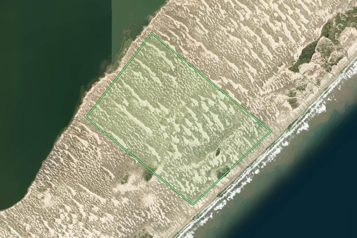 Imagem de satélite do imóvel rural em Santa Vitória do Palmar (RS), com o contorno declarado no CAR desenhado por cima.