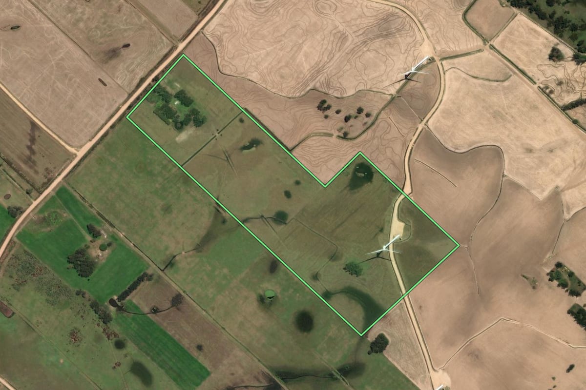 Imagem de satélite do imóvel rural em Santa Vitória do Palmar (RS), com o contorno declarado no CAR desenhado por cima.