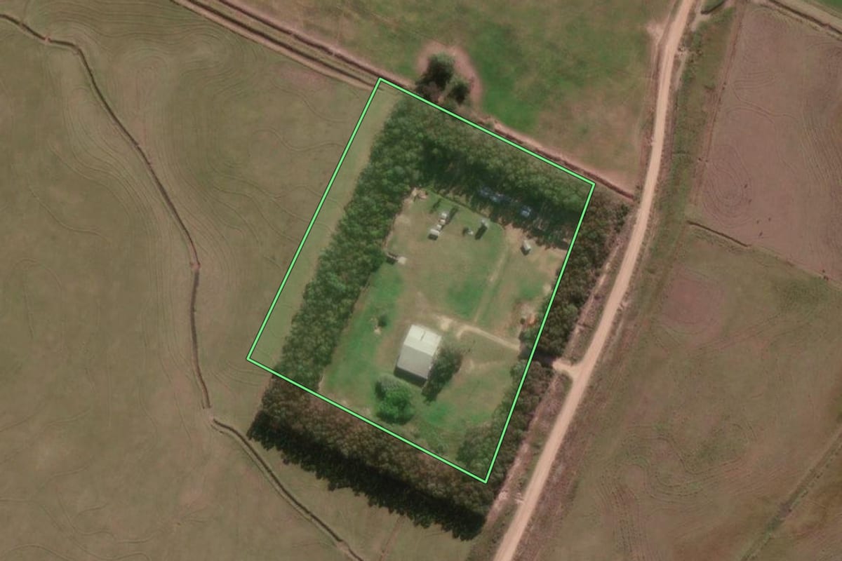 Imagem de satélite do imóvel rural em Santa Vitória do Palmar (RS), com o contorno declarado no CAR desenhado por cima.